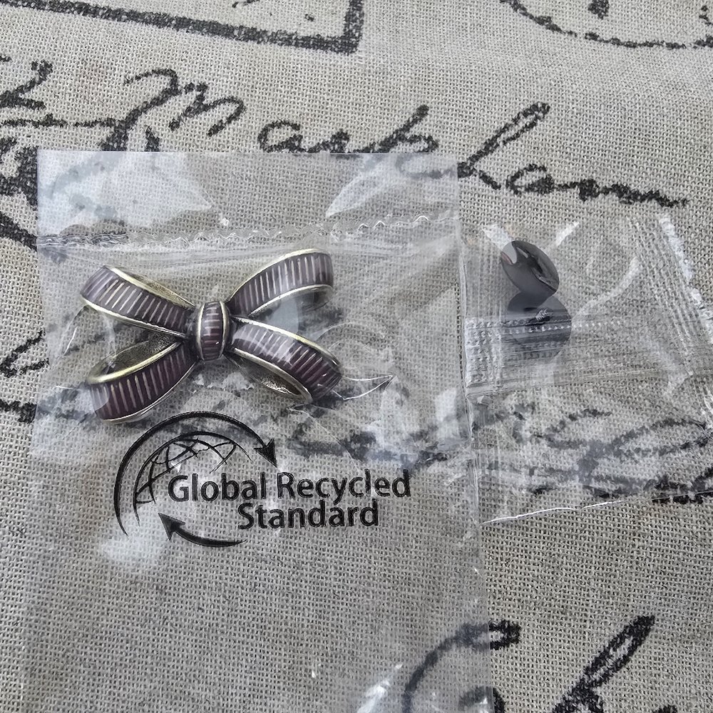 Coach Personalization Handbag Pin (Bow)